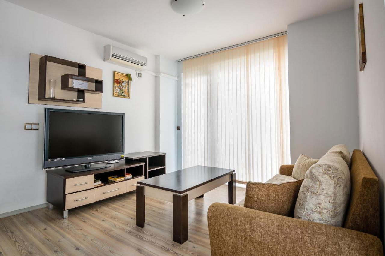 Cozy One-Bedroom Apartment In Night Breeze Burgas City Exterior foto